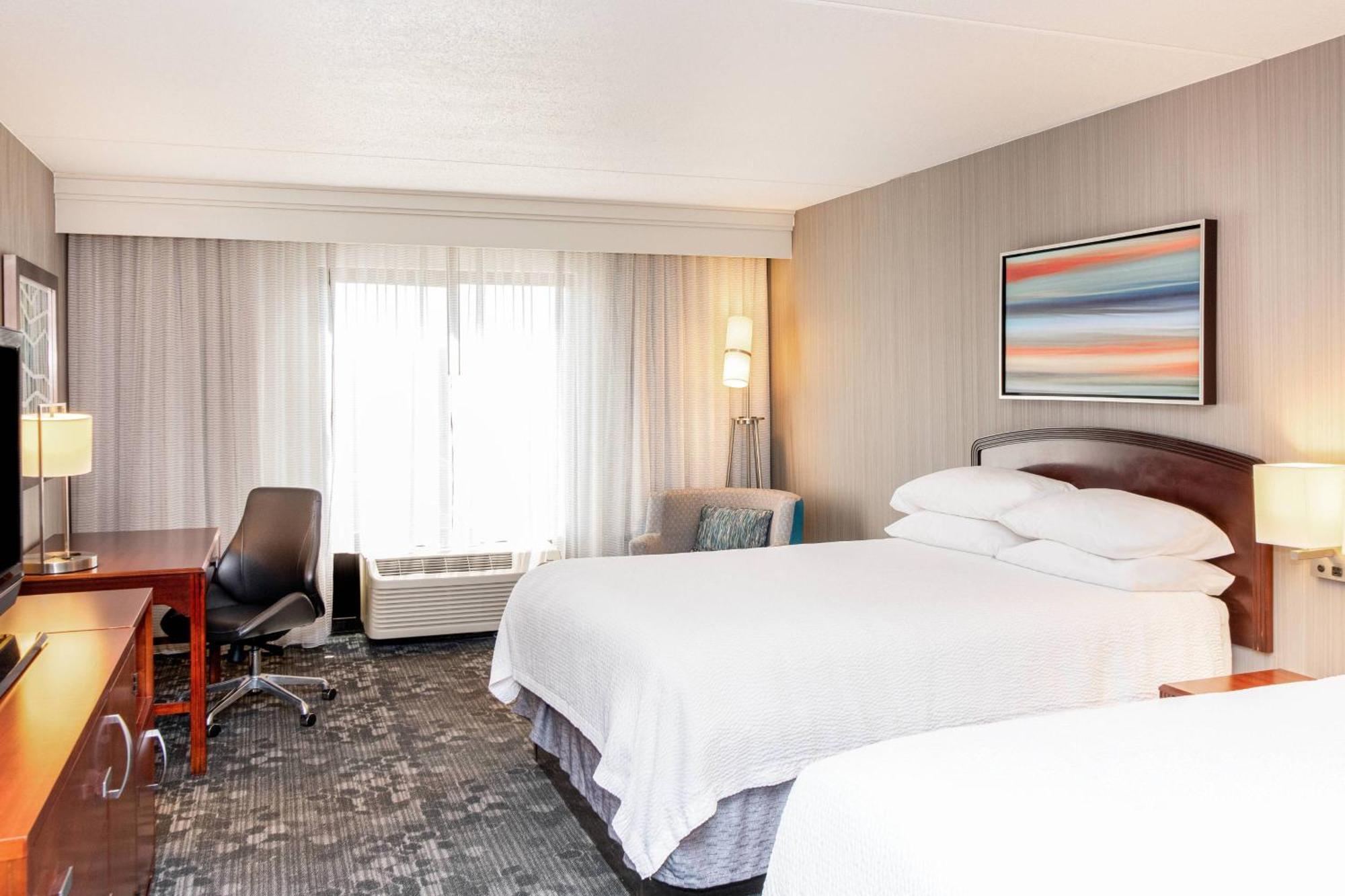Courtyard By Marriott Bloomington Exterior foto