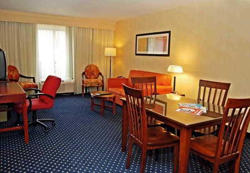 Courtyard By Marriott Bloomington Restaurante foto